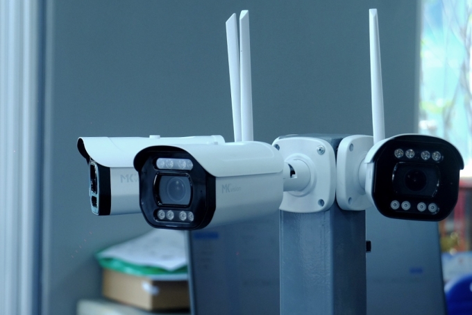 Một mẫu camera giám sát do doanh nghiệp Việt Nam sản xuất. Ảnh: Trọng Đạt