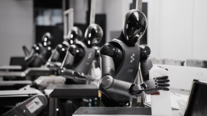 Robot hình người Figure 02 của Figure AI  trên dây chuyền phân loại hàng hóa. Ảnh: Figure AI