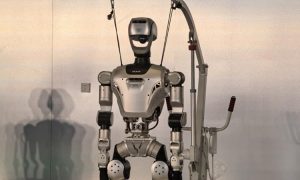 Robot AI hiện thân trang bị kiến trúc điện tử hoàn toàn do Trung Quốc phát triển. Ảnh: CCTV